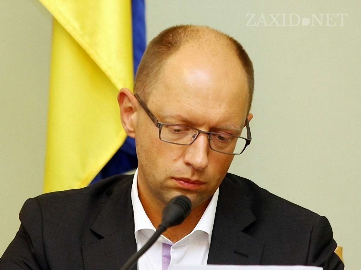 Яценюк доручив підготувати новий закон про мови