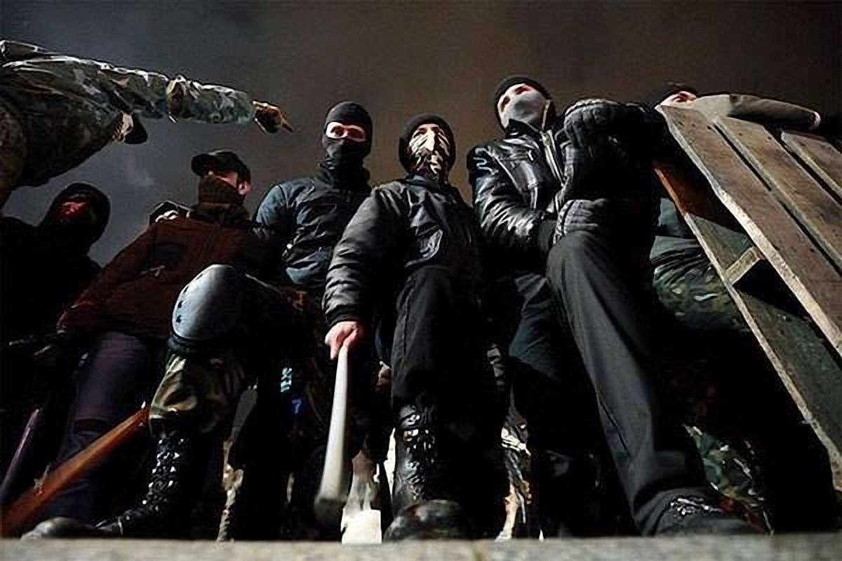 "Правий сектор" оголосив мобілізацію через вторгнення росіян