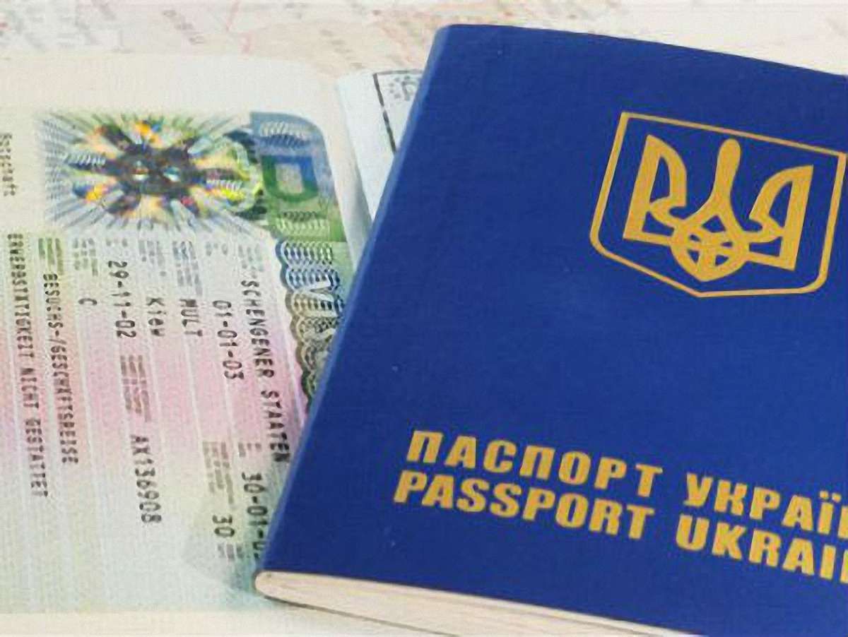 Міграційна служба Львівщини запевнила, що паспорти у «ніч гніву» вціліли