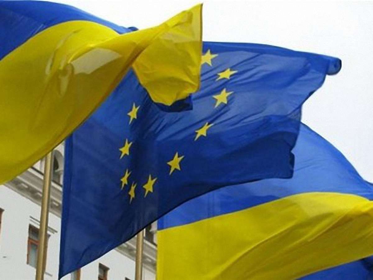 Єврокомісія ініціює дострокове введення ЗВТ з Україною