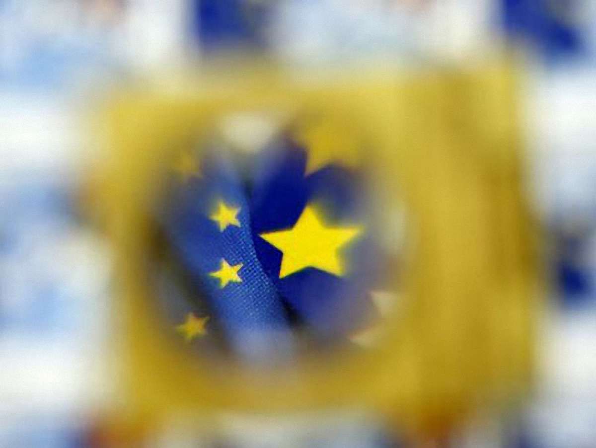 ЄС заморожує рахунки 18 українських чиновників