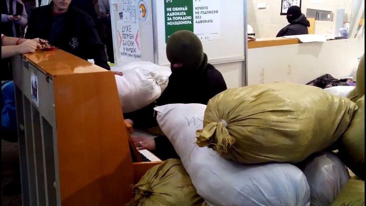 Піаніст Майдану завтра гратиме у Львові просто неба