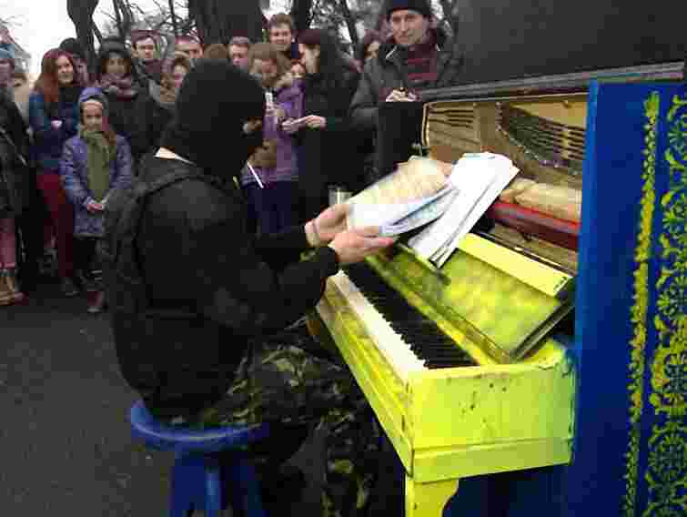 «Піаніст-екстреміст» з Майдану дав у Львові концерт