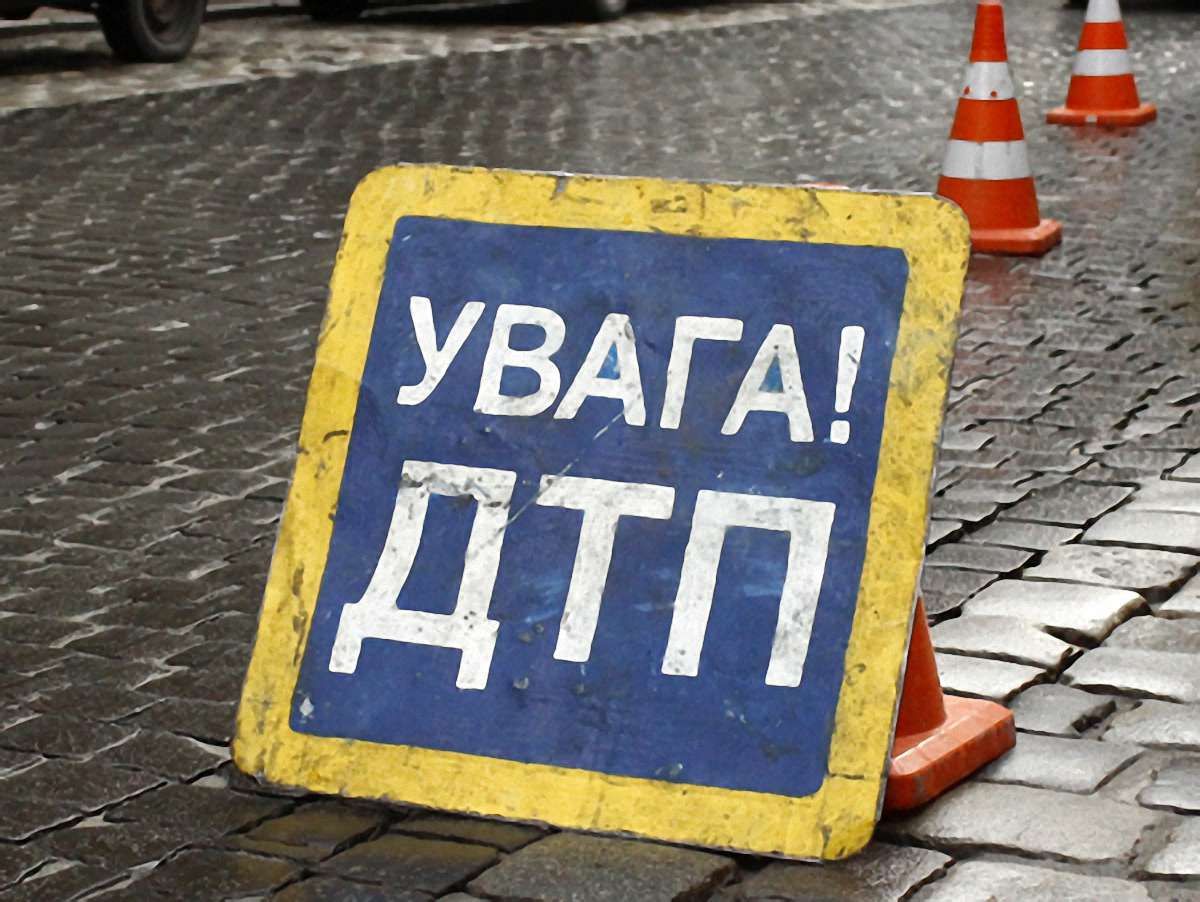 На Львівщині мікроавтобус збив на смерть жінку 