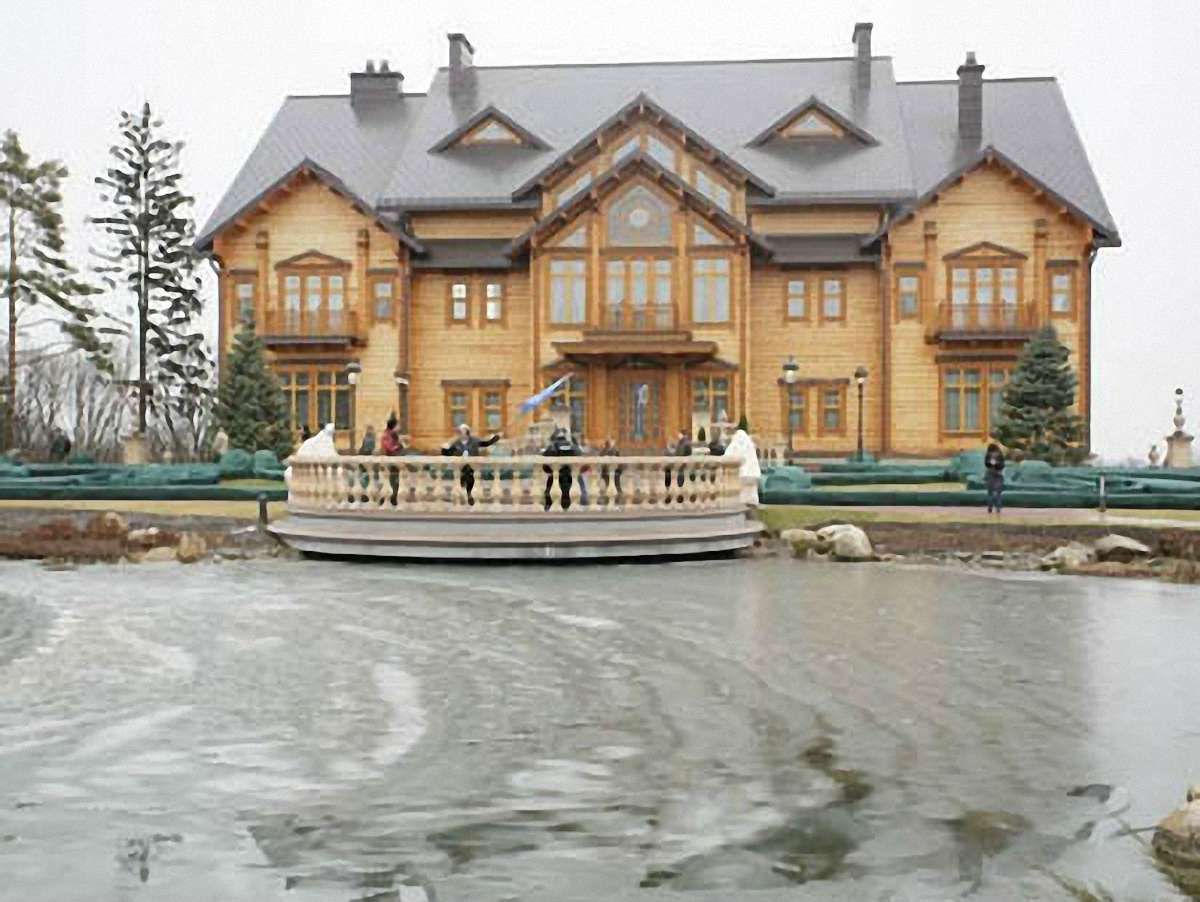 МВС закриває Межигір’я для відвідувачів
