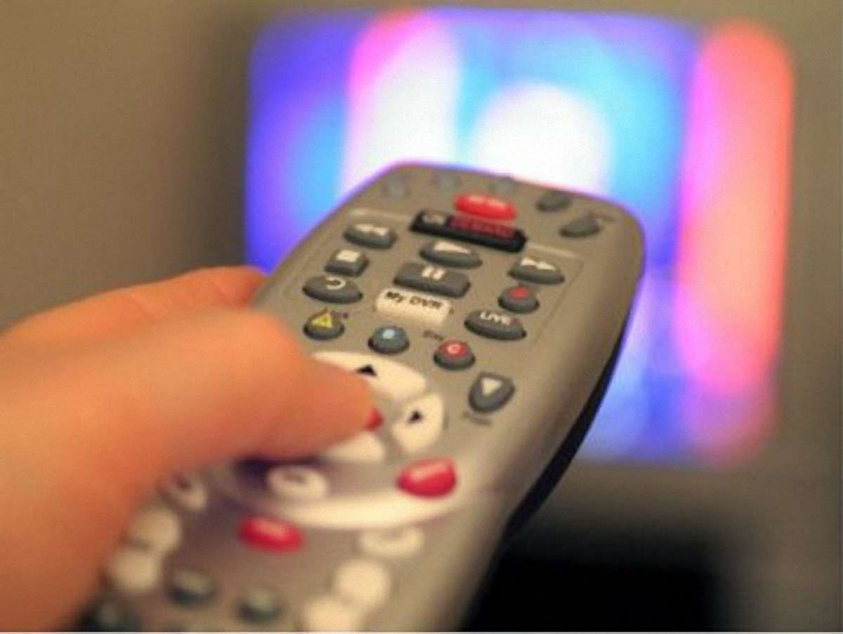 Україна припиняє мовлення російських телеканалів 