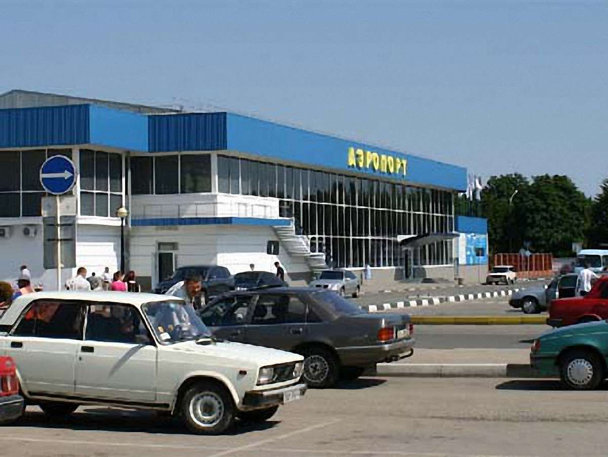 Аеропорт «Сімферополь» обмежив прийом цивільних літаків
