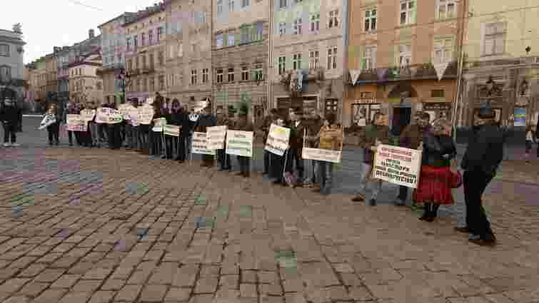 У Львові працівники вимагають передати ринок в комунальну власність