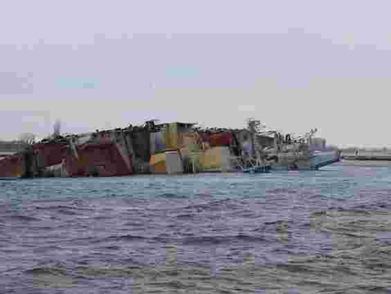 Російські військові затопили ще один корабель у бухті Донузлав