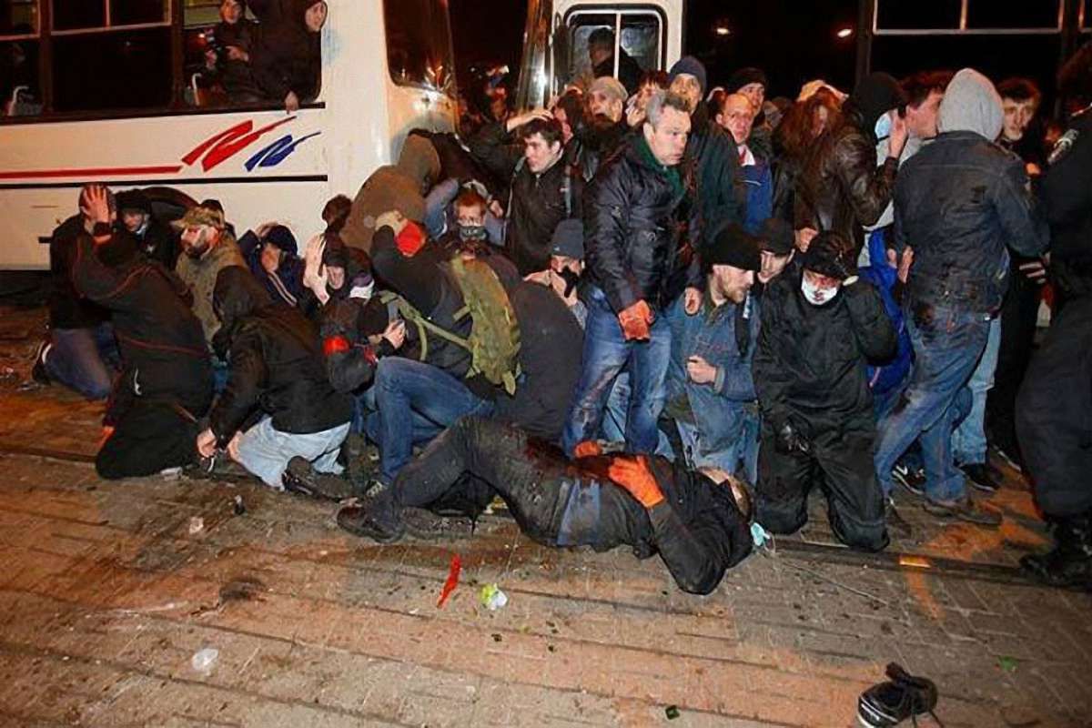 Десятки людей постраждали у сутичках у Донецьку, є вбиті