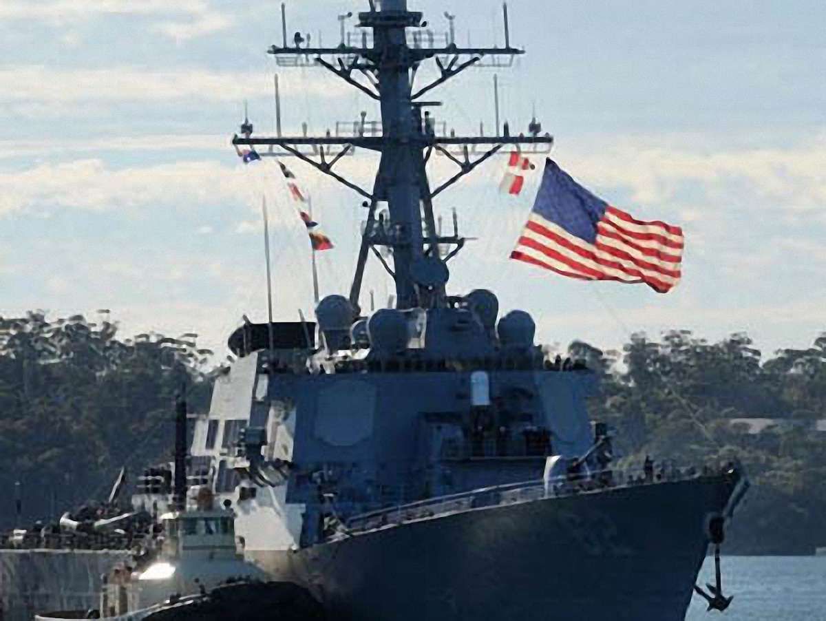 Ракетний есмінець ВМС США продовжить навчання в Чорному морі