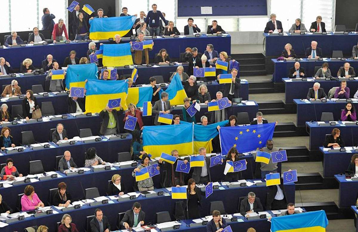 До списку ЄС увійшли російські політики та 8 представників Криму