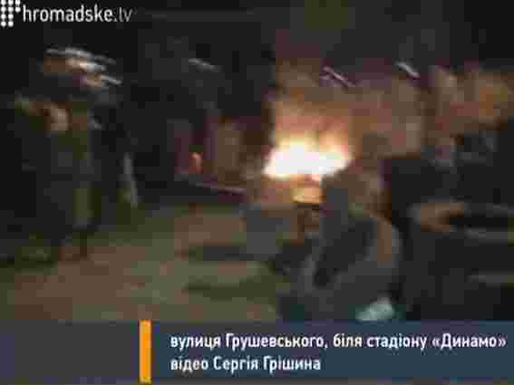 На Грушевського у Києві знову запалали шини