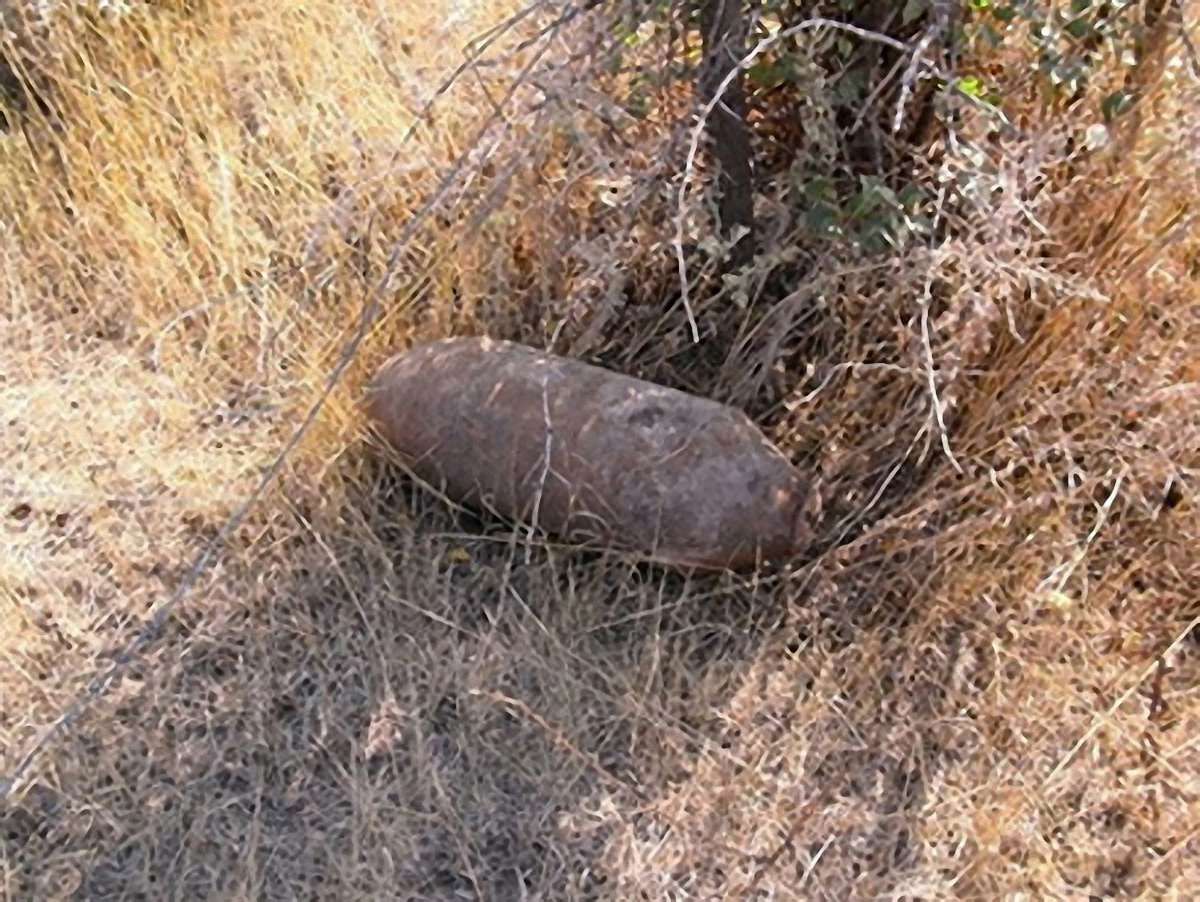 Поблизу готелю на Львівщині знайшли авіабомбу