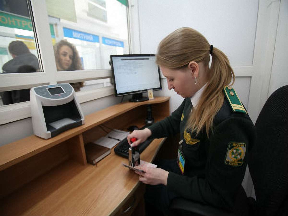 Кримчани втікають від переслідувань до Польщі