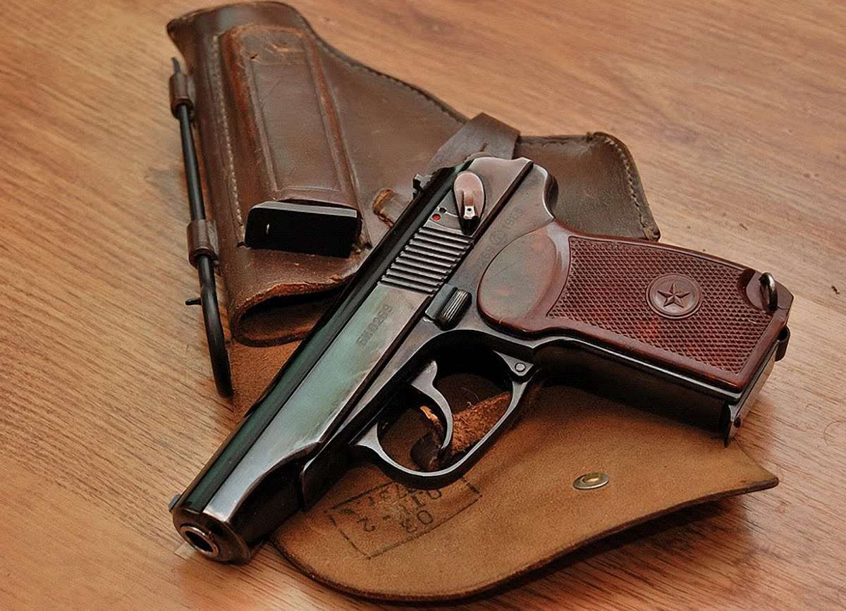 У Львові знайшли три пістолети, вкрадені з райвідділків