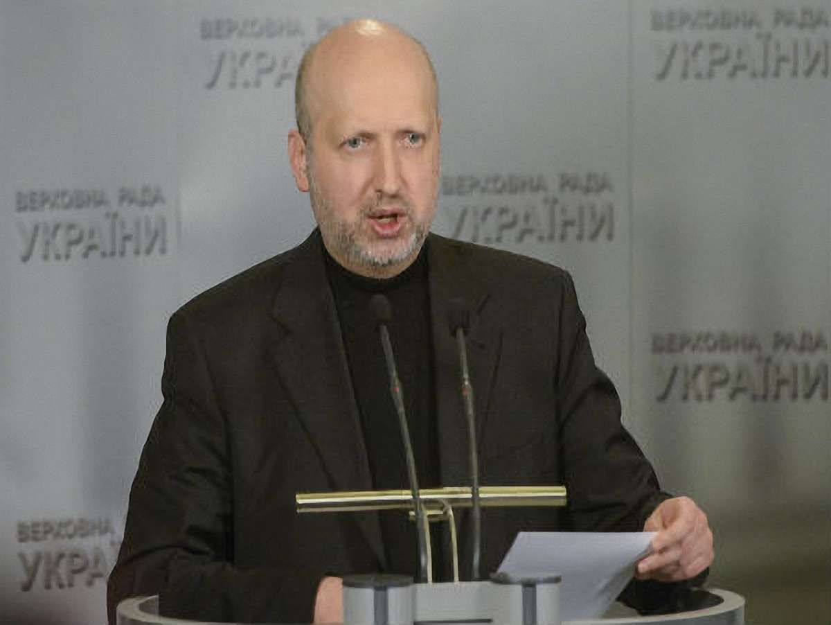 Турчинов: Ми приймемо бій у разі нападу Росії