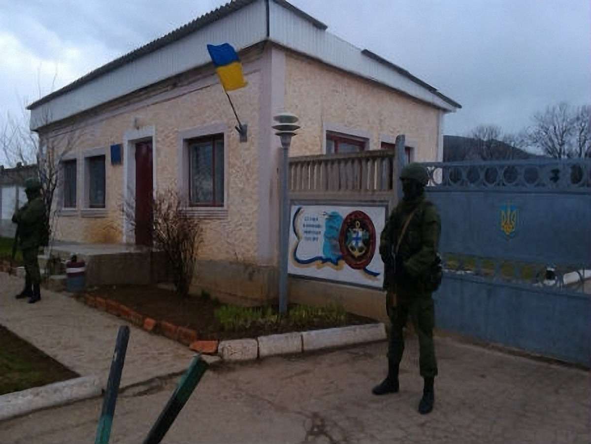 Окупанти штурмують частину у Бельбеку: є постраждалі