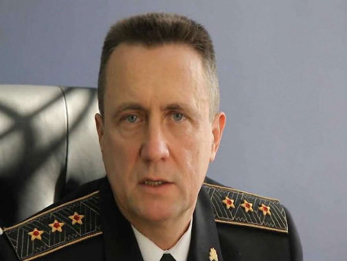 Росія накопичує озброєння для наступу на кордоні з Україною, - адмірал