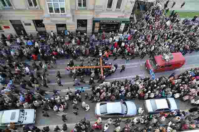 Тисячі львів'ян пройшли містом хресною ходою