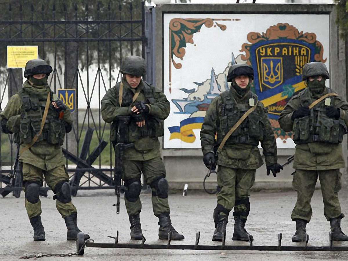 У Феодосії російські окупанти викрали двох офіцерів ВМС України