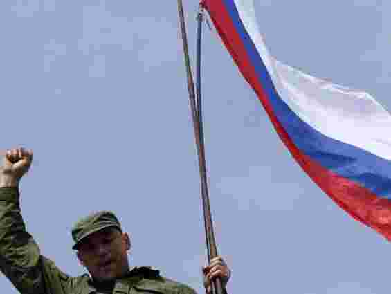 В усіх військових частинах Криму підняли російські прапори