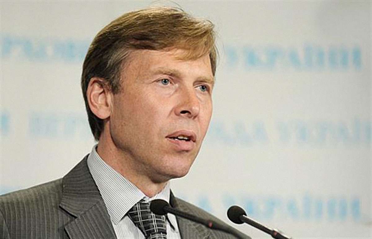 Київ має намір і надалі платити пенсії та субcидії кримчанам