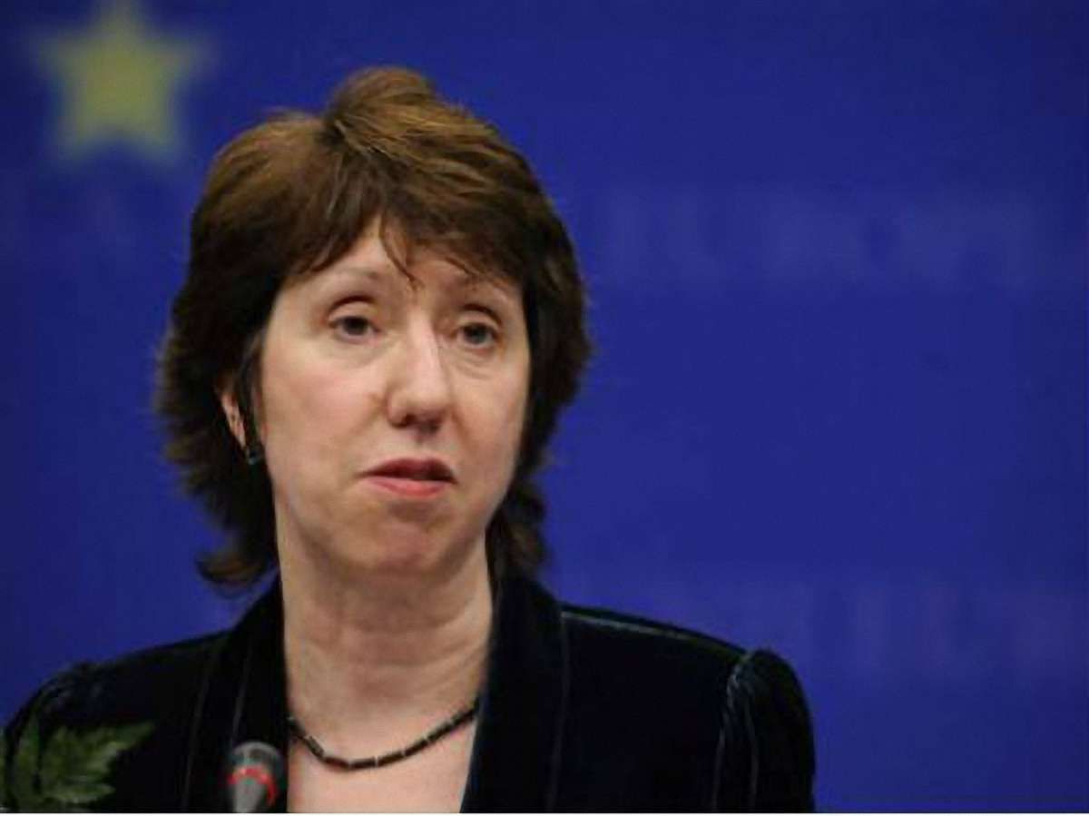 Події в Україні змушують ЄС задуматись над політикою оборони, - Ештон