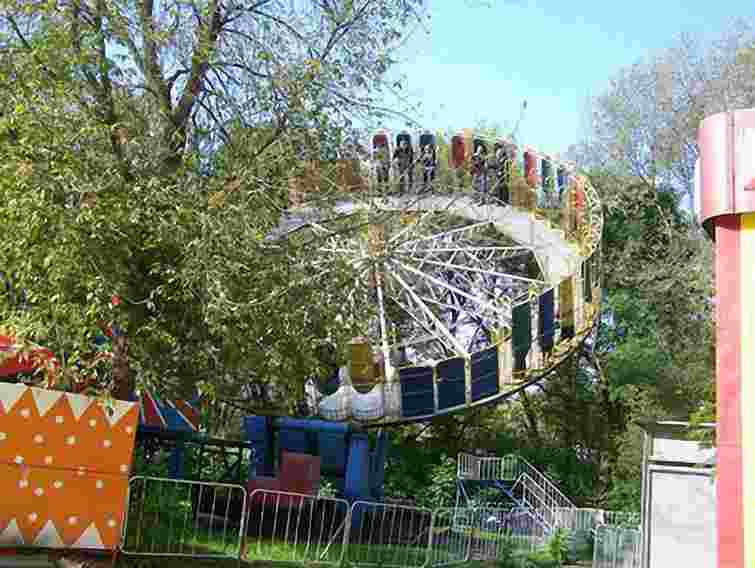 На вихідних у Парку культури запрацюють атракціони