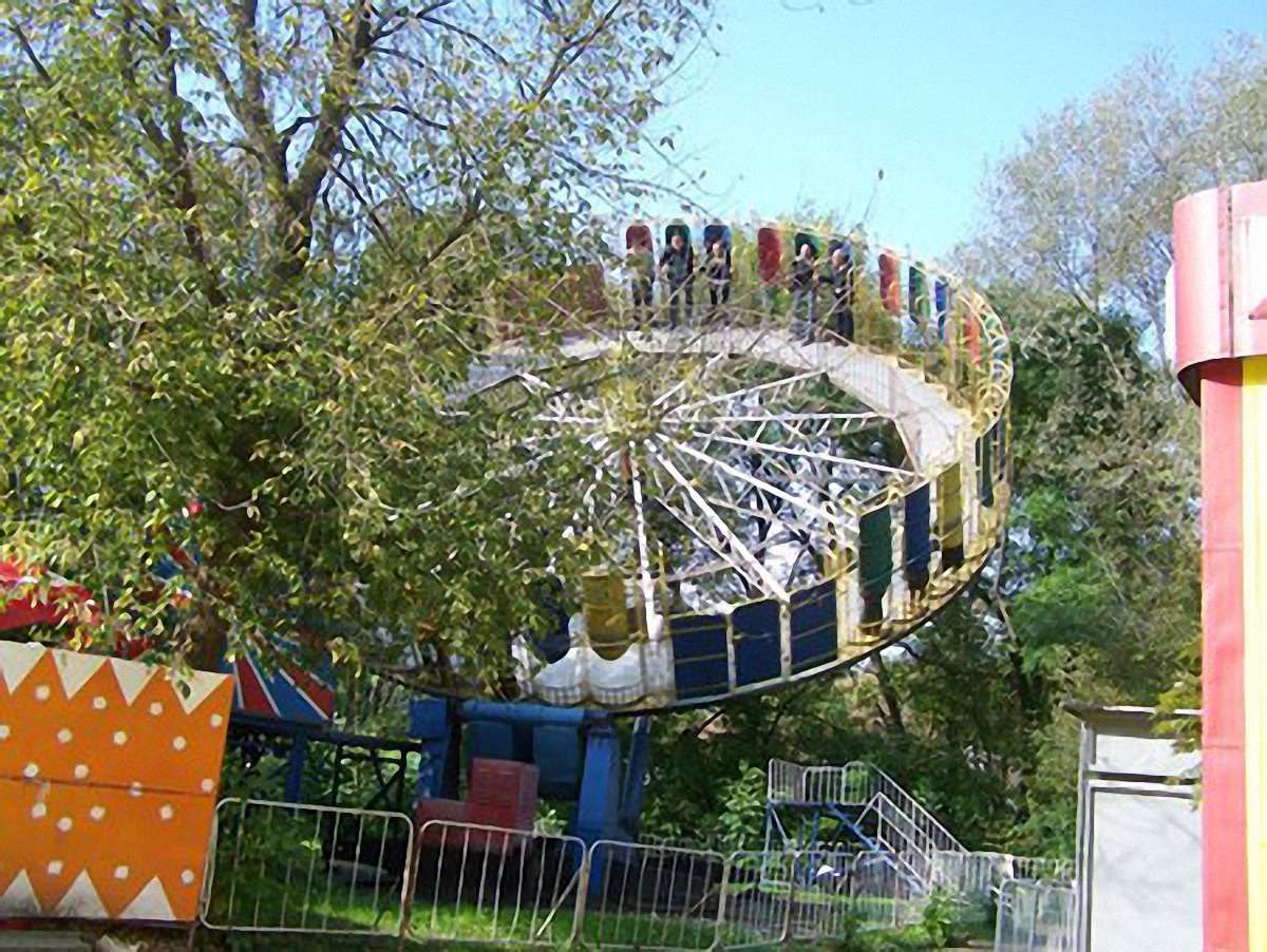 На вихідних у Парку культури запрацюють атракціони
