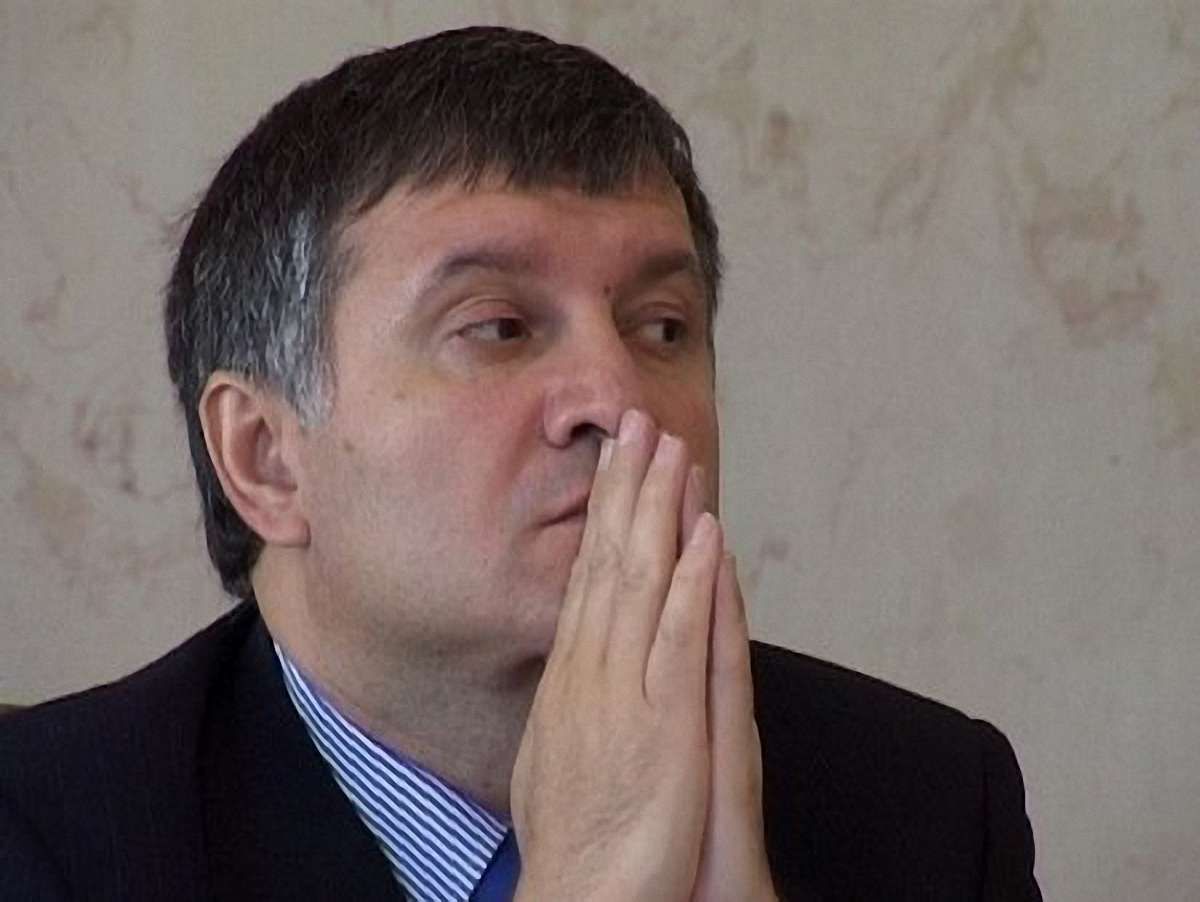 МВС: Обмеження руху через кортеж Авакова викликані погрозами міністру