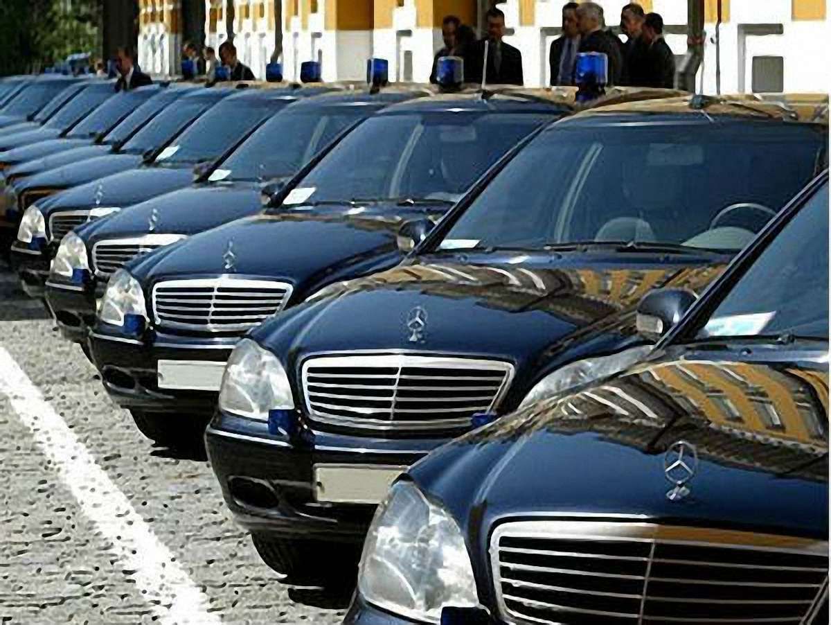 Уряд оголосив про відкритий аукціон з продажу службового автопарку