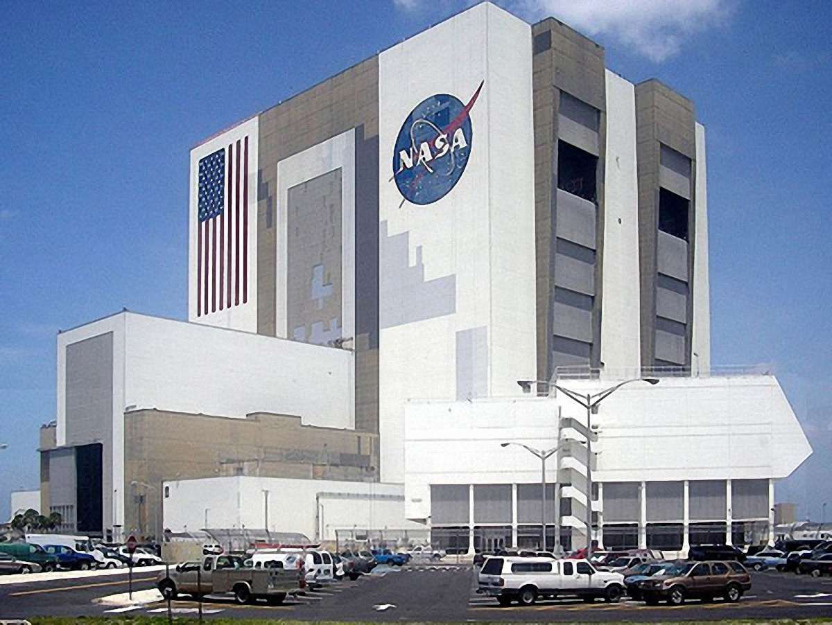 NASA частково припиняє співпрацю з Росією