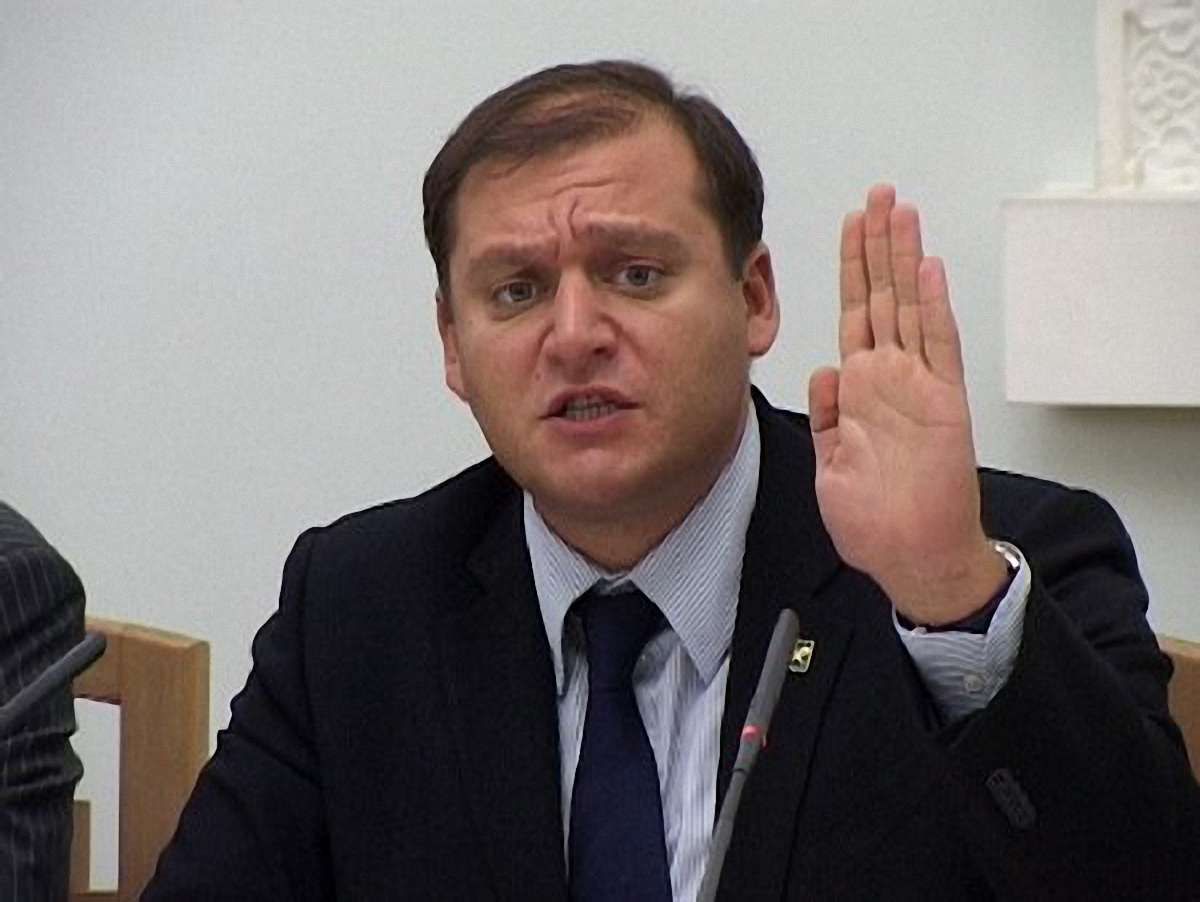 Суд замінив Добкіну домашній арешт на особисте зобов’язання