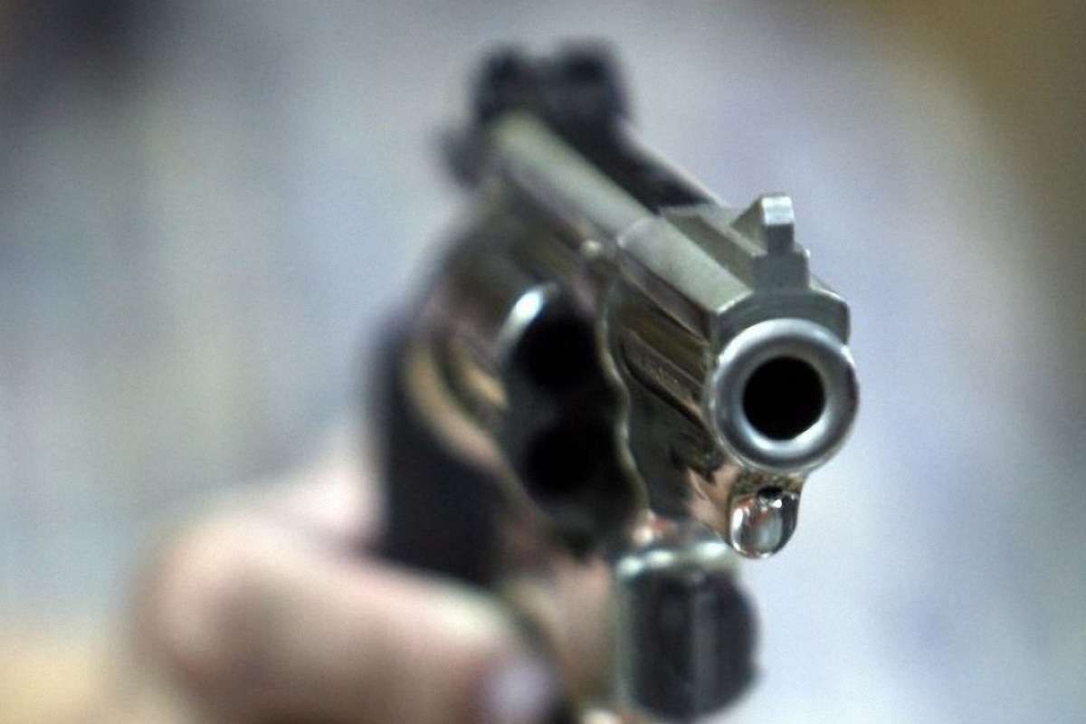 35-річний чоловік розстріляв з пістолета райвідділ міліції у Києві