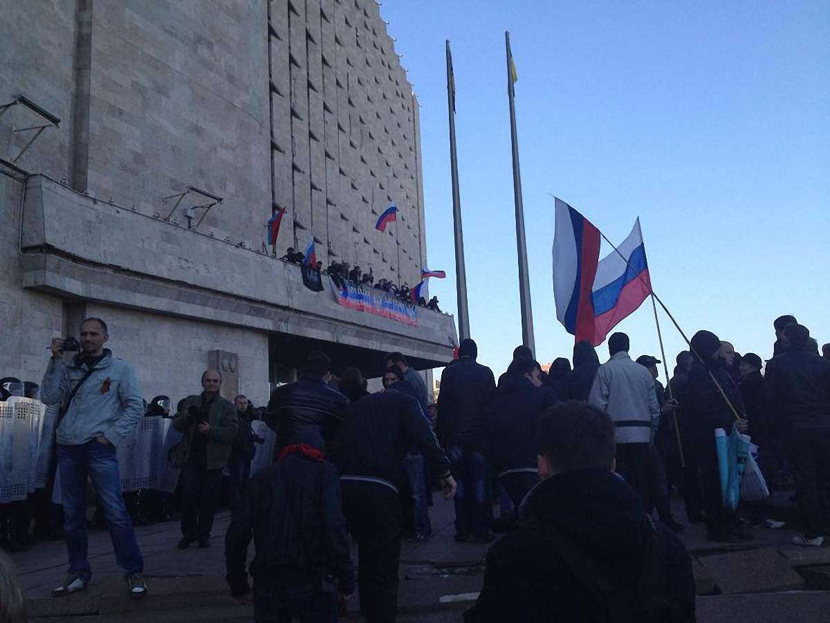 У Донецьку сепаратисти захопили будівлю ОДА