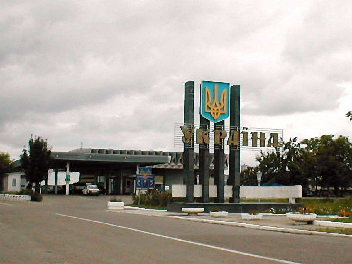 В Україні почали діяти обмеження терміну перебування росіян
