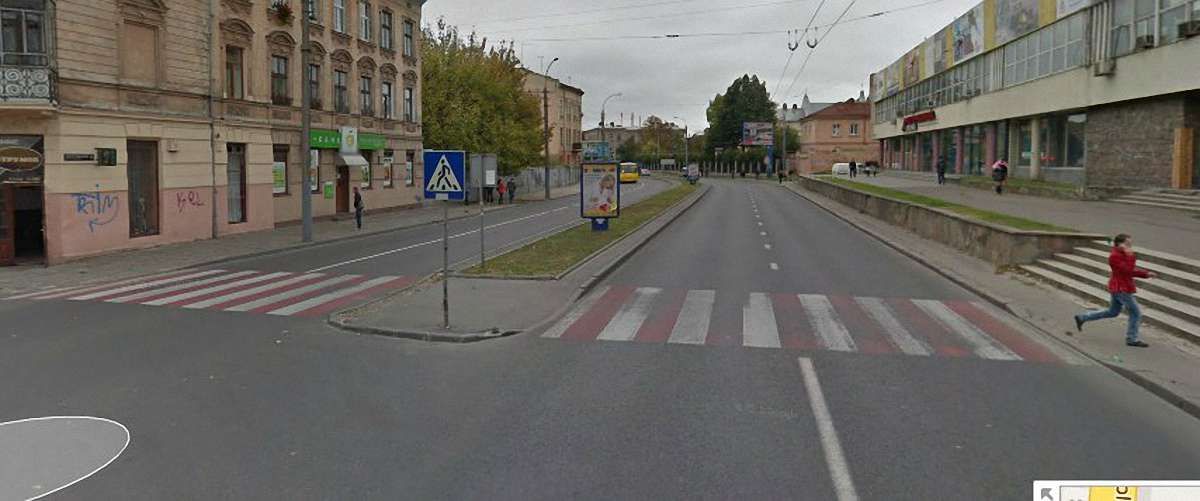 У Львові активісти зібрали гроші, щоб підсвітити перехід