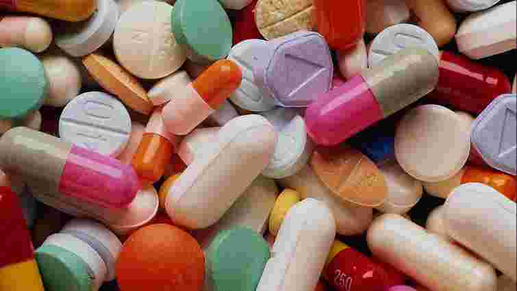 В Україну зупинився імпорт ліків та лікарських препаратів