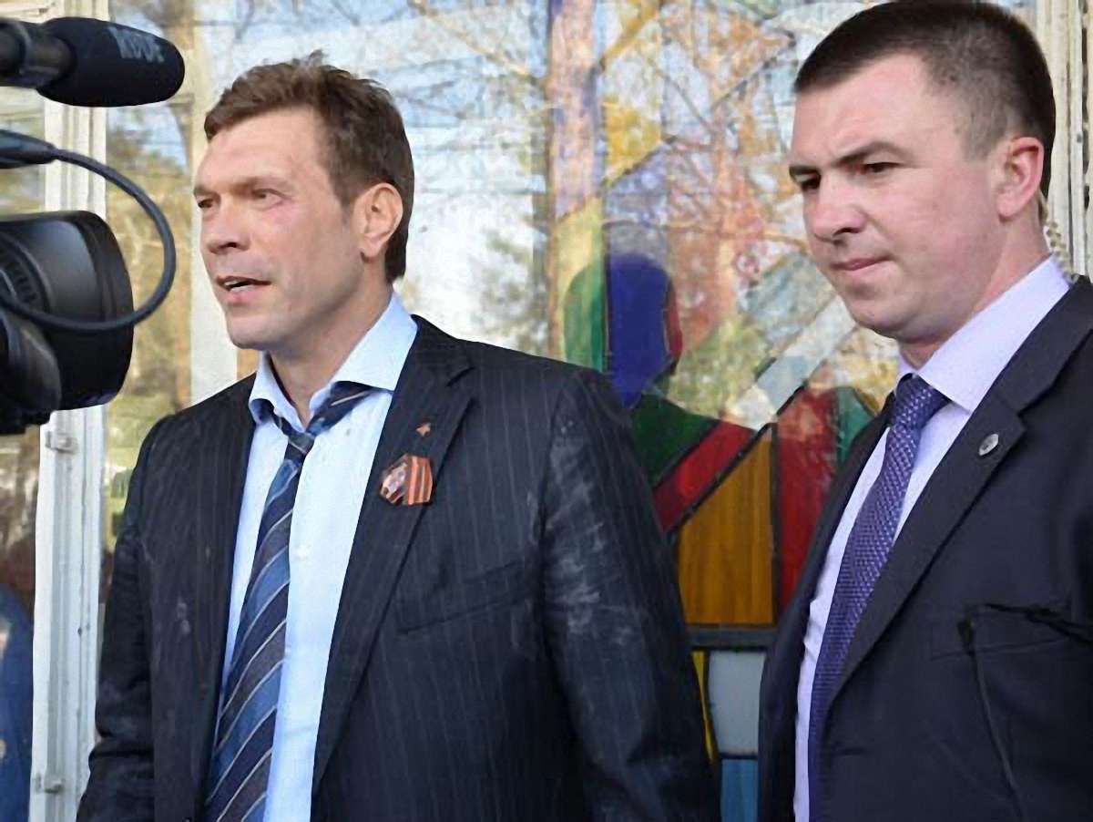 У Миколаєві Олега Царьова закидали яйцями