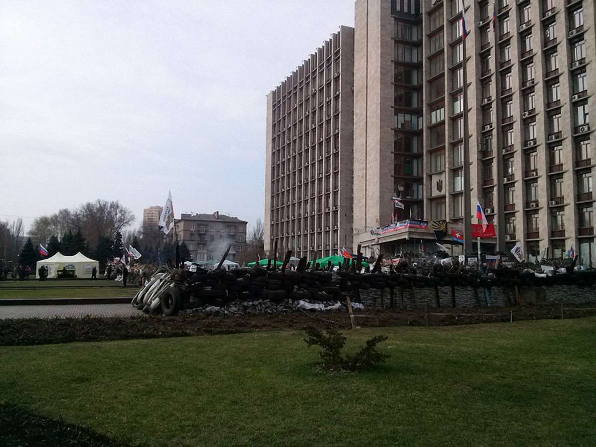 Сепаратисти і не думають звільняти Донецьку ОДА