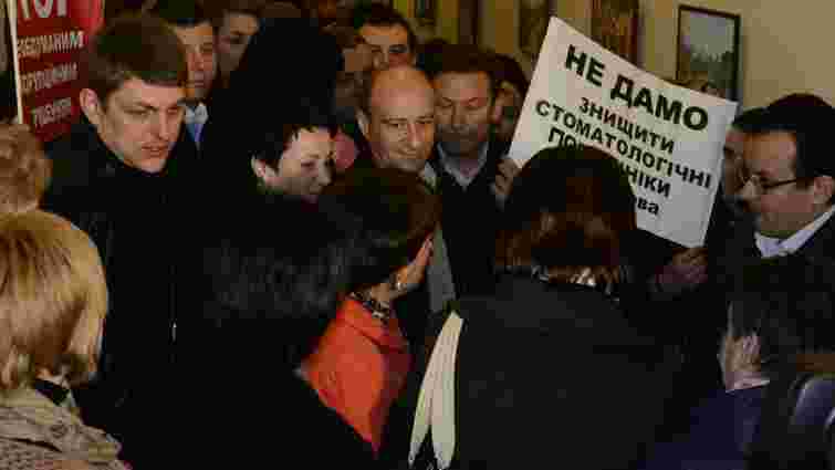 У Львові стоматологи знову протестували проти госпрозрахунку