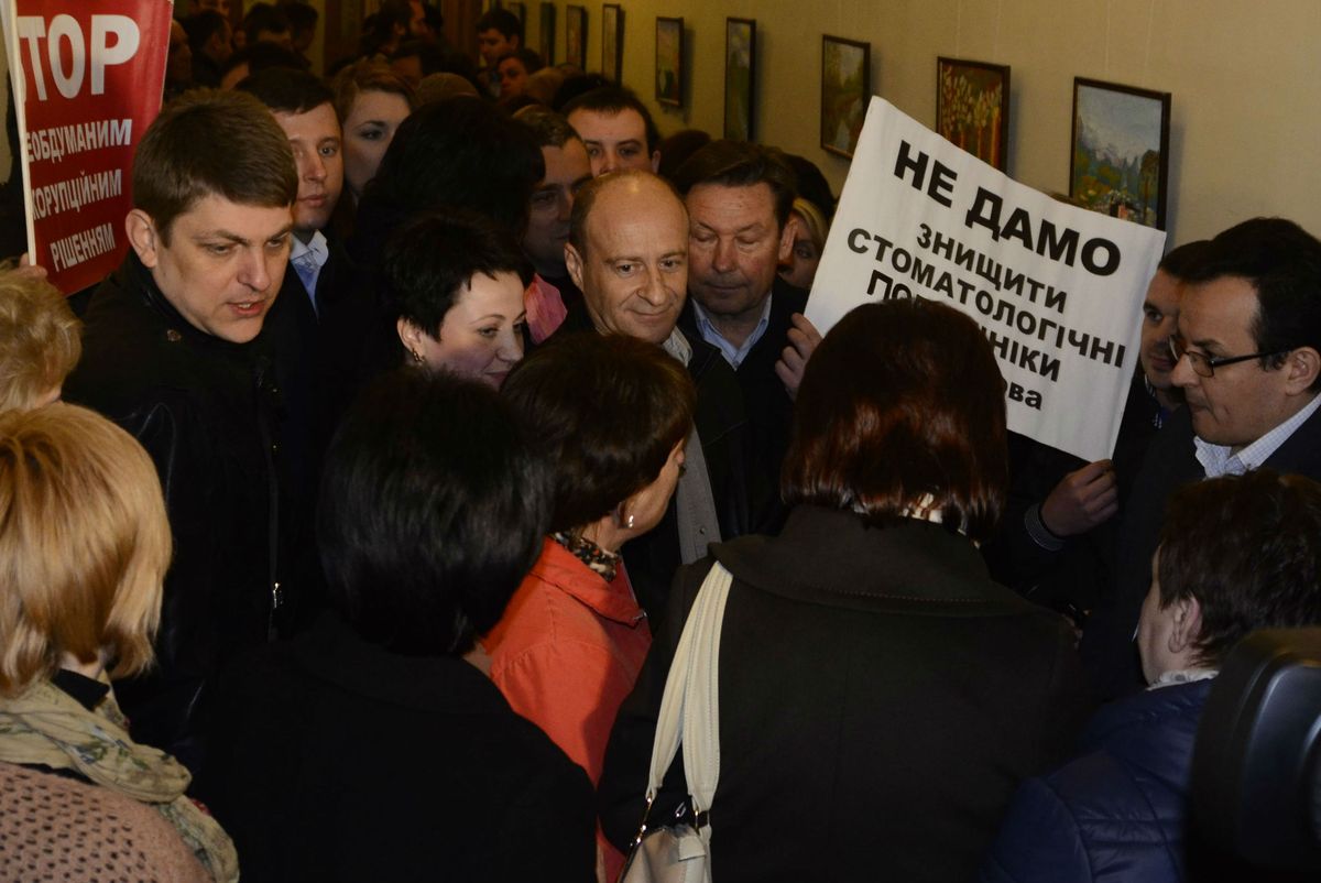 У Львові стоматологи знову протестували проти госпрозрахунку