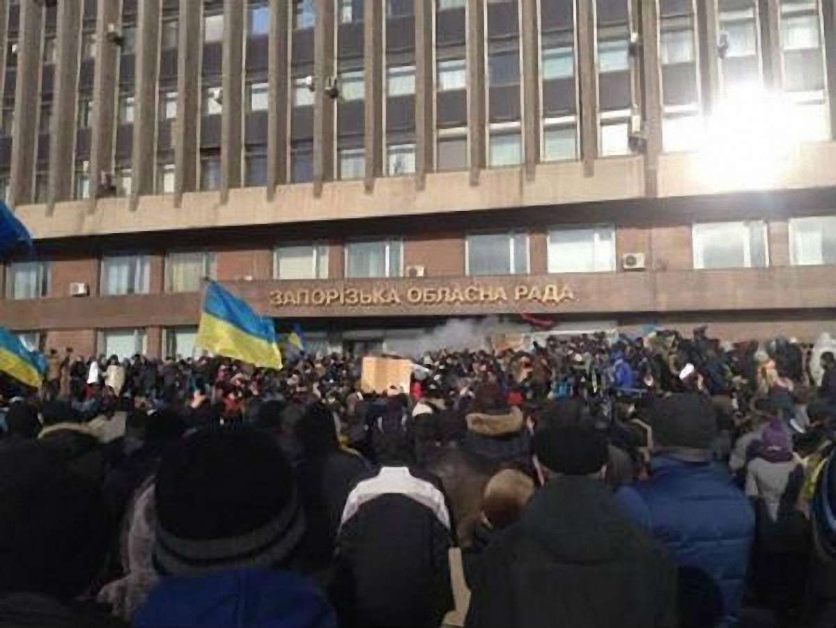 У Запоріжжі будують блокпости, щоб не впустити сепаратистів