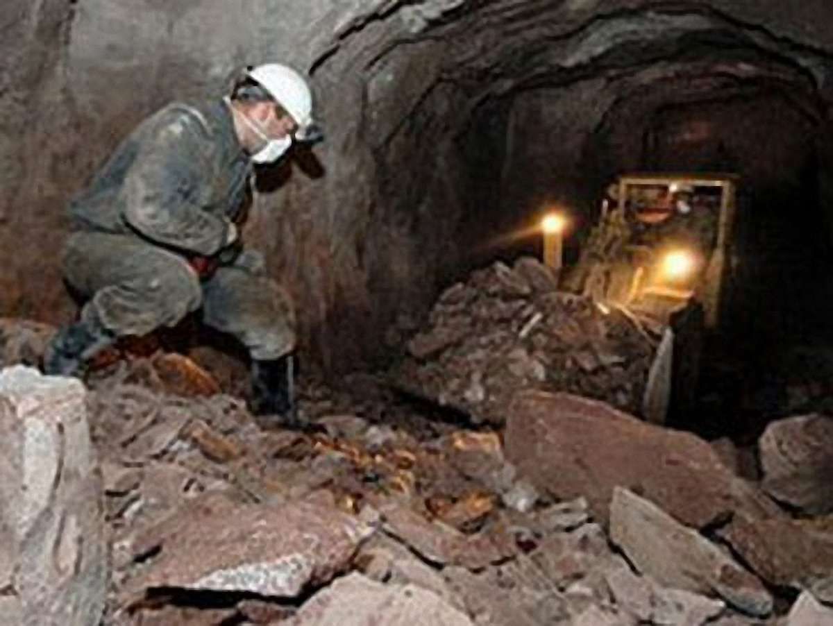 Кабмін виділить допомогу сім’ям загиблих гірників у Донецьку