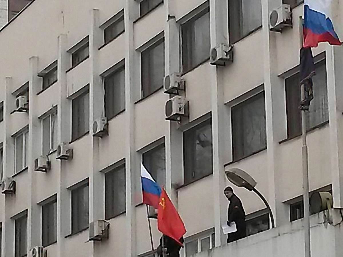 У Маріуполі сепаратисти захопили міськраду