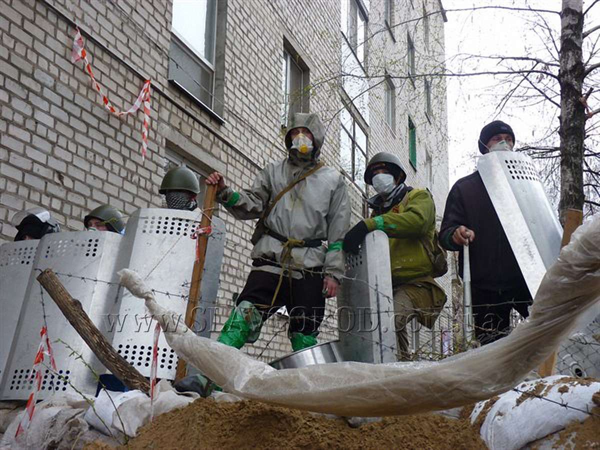 У Слов’янську сепаратисти укріплюють блокпости