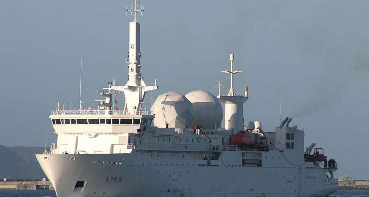 Франція ввела у Чорне море ще одне судно