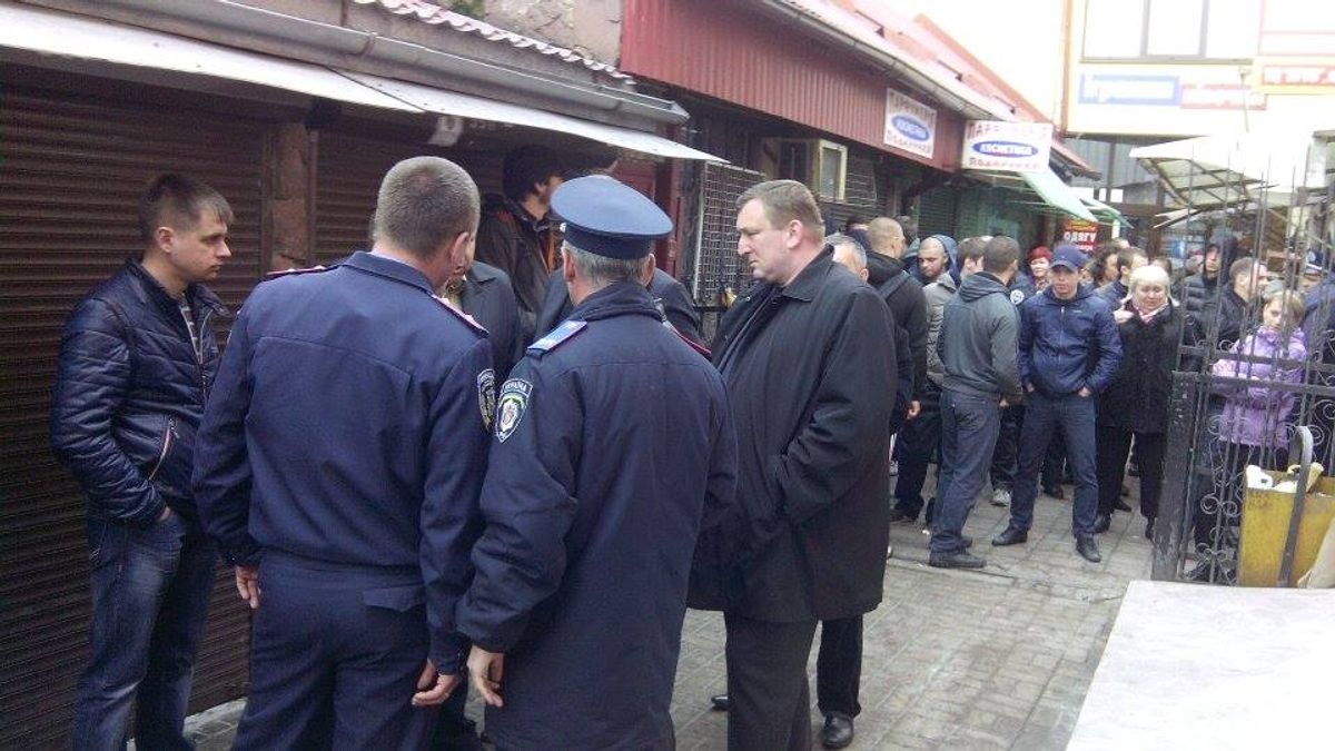 У Львові на Привокзальному ринку – сутички