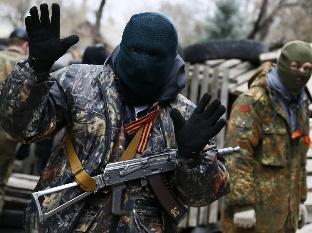 На Донеччині у 8 містах сепаратисти контролюють адмінбудівлі